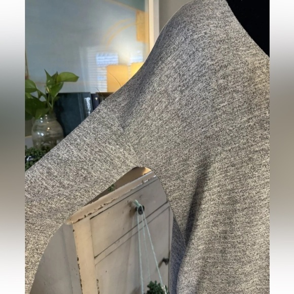 Aritzia Wilfred Free Gail Dress M Long Sleeve V Neck Gray Party Office Travel - Picture 4 of 8